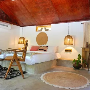 Sunsets&palm Trees Bed & Breakfast